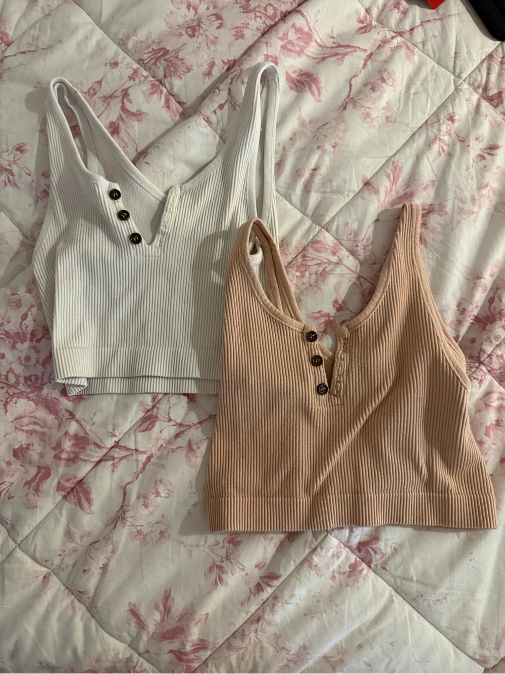 Ribbed V-Neck Tank Top with Button Detail - White and tan